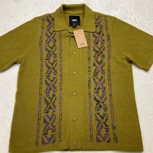 NWT VANS Men’s Retro Olive Wheeler Short Sleeve Button Down Sweater VN000P8YEMJ